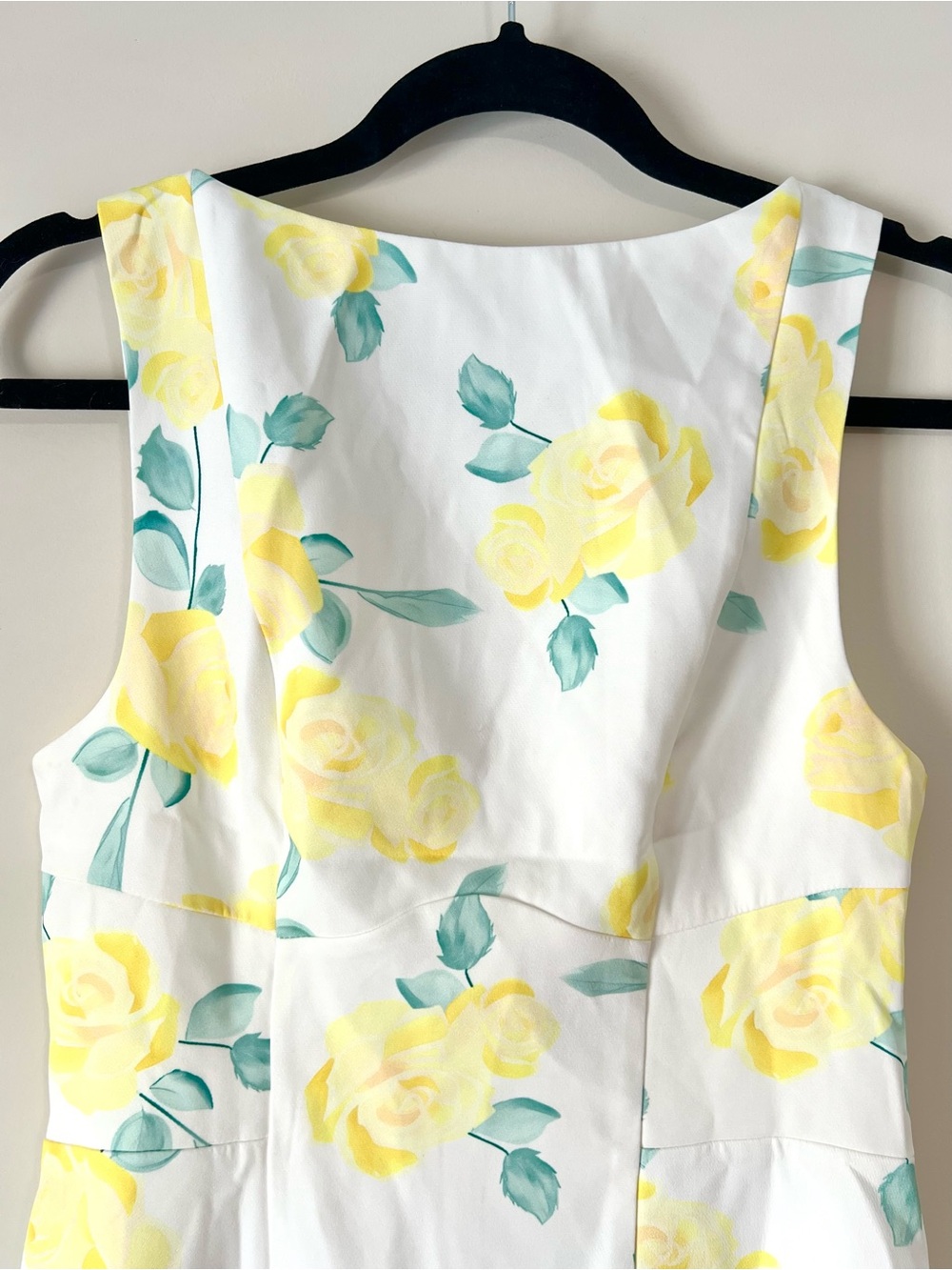 Saint & Secrets Sleeveless White Mini Dress with Yellow Floral Print - Picture 4 of 13